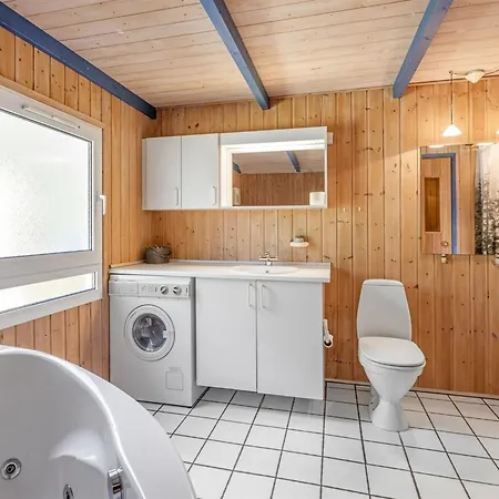 Imka - 900m From The Sea By Interhome *